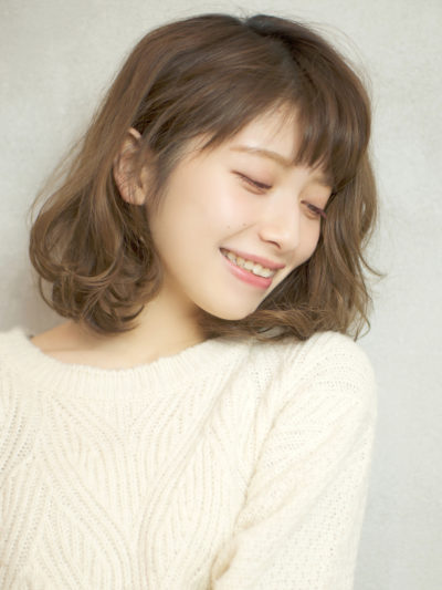 「重さ」と「軽さ」が絶妙なバランスの無造作カールボブ☆