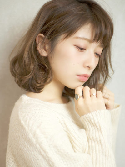 「重さ」と「軽さ」が絶妙なバランスの無造作カールボブ☆