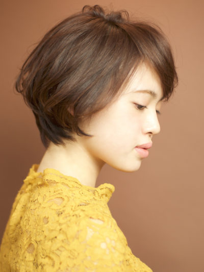 エフォートレスなハニーヘアで斜めバング☆